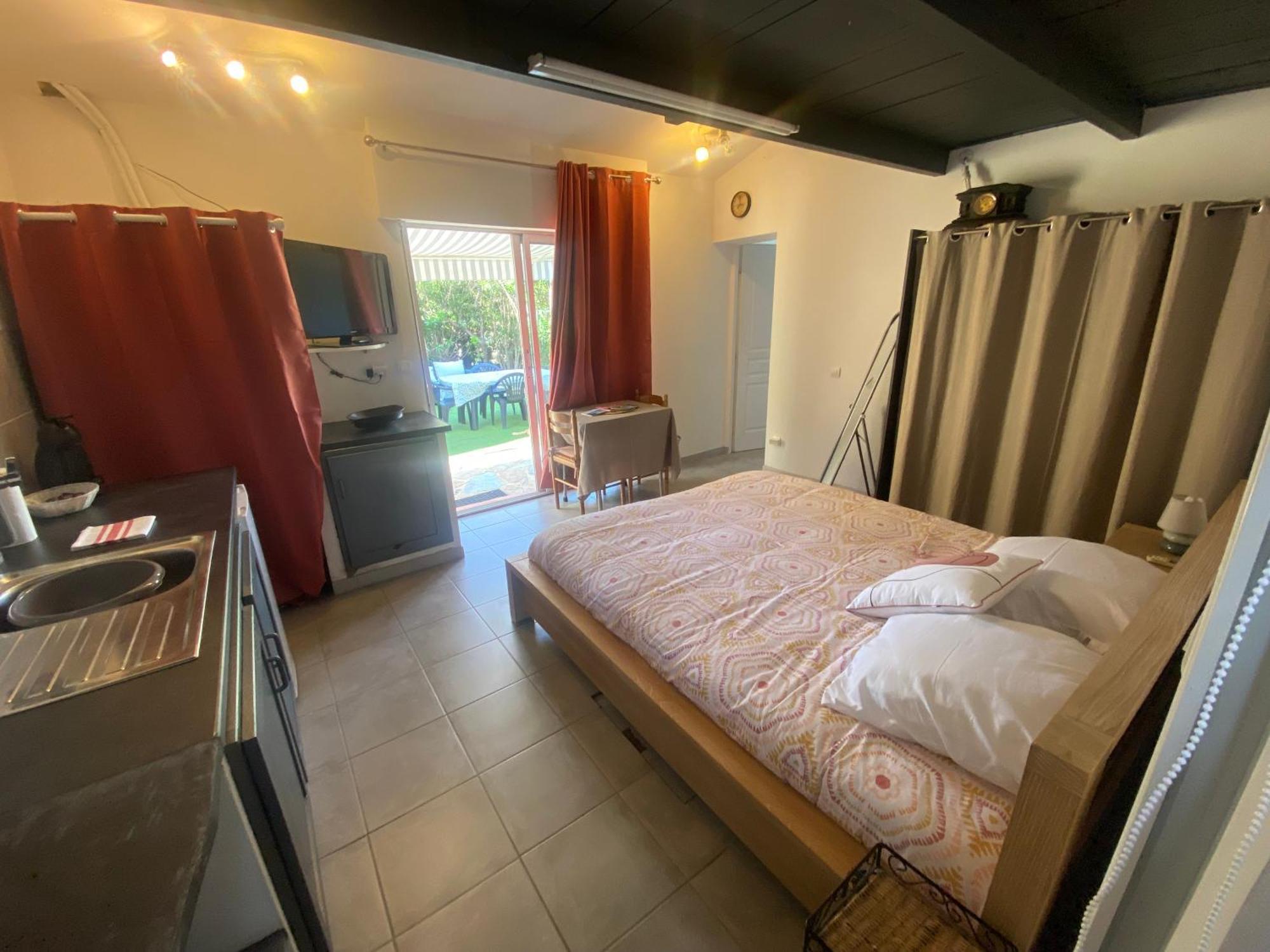 Proche Ajaccio Maisonnette Independante 4 Personnes Au Calme Alata Exterior foto